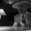 Персонаж фильма в желтом костюме - картинка gif