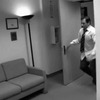 Мужчина выходит из кабинета - картинка gif