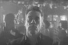 Мужчина в синем освещении - картинка gif
