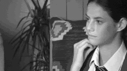 Девушка в школьной форме - гифки и картинки