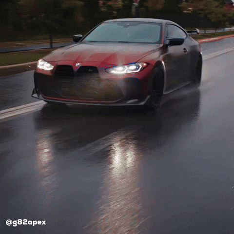 Движение красного купе BMW - гифки и картинки