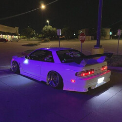 Белый тюнингованный Nissan Silvia - картинка gif