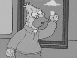 Дед Симпсон трясет кулаком - картинка gif