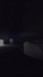 Надевание кроссовок New Balance - картинка gif