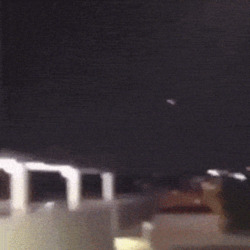 Падение светящегося объекта - картинка gif