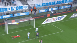 Неймар забивает гол - картинка gif