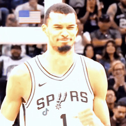 Виктор Вембаньяма делает жест - картинка gif