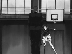 Девушка неудачно бросает мяч - картинка gif