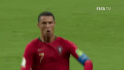 Криштиану Роналду празднует гол - картинка gif