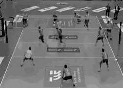 Волейбольная атака в прыжке - картинка gif