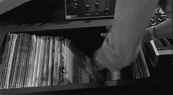 Листание виниловых пластинок - картинка gif