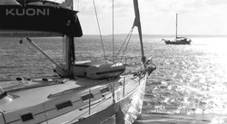 Яхта плывет по морю - картинка gif