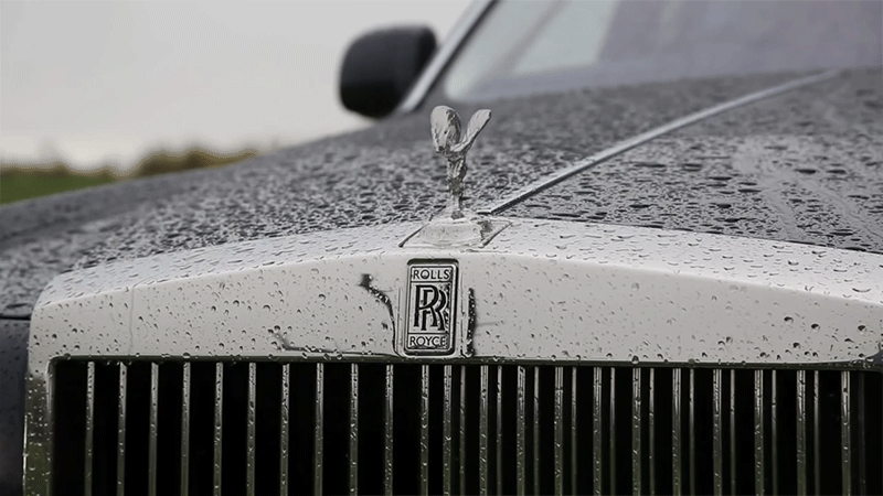 Статуэтка Rolls-Royce убирается внутрь - гифки и картинки
