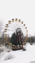 Вращение заброшенного колеса обозрения - картинка gif