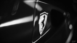 Логотип Ferrari блестит - картинка gif