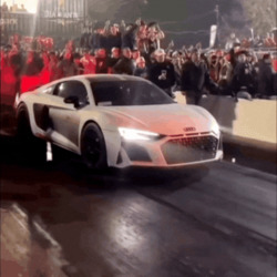 Спортивный автомобиль участвует в гонке - картинка gif
