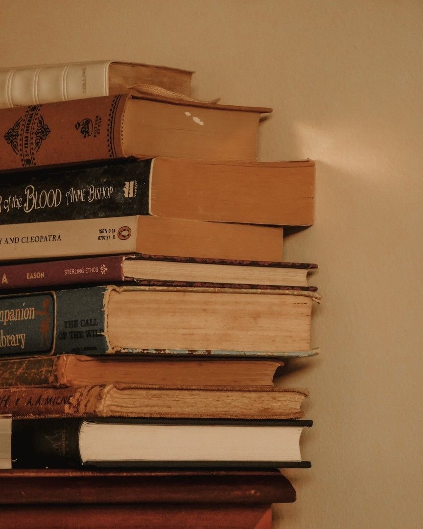 Стопка книг - гифки и картинки
