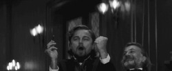 Леонардо Ди Каприо радуется - картинка gif
