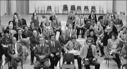 Аудитория начинает аплодировать - картинка gif