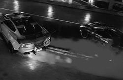 Дрифт двух спортивных автомобилей - картинка gif