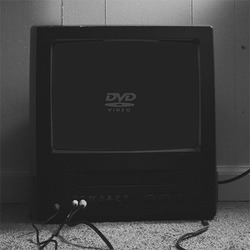 Прыгающий DVD логотип на экране - картинка gif